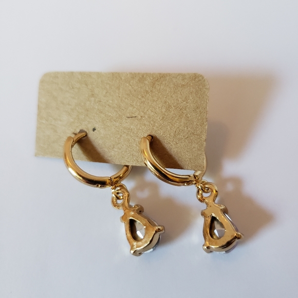 Gold drop earrings with lavender stone - Picture 2 of 8